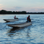 BOTE TRANSPORTE CANOA 9M PATA CORTA