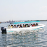 BOTE TRANSPORTE EXPRESO 320E